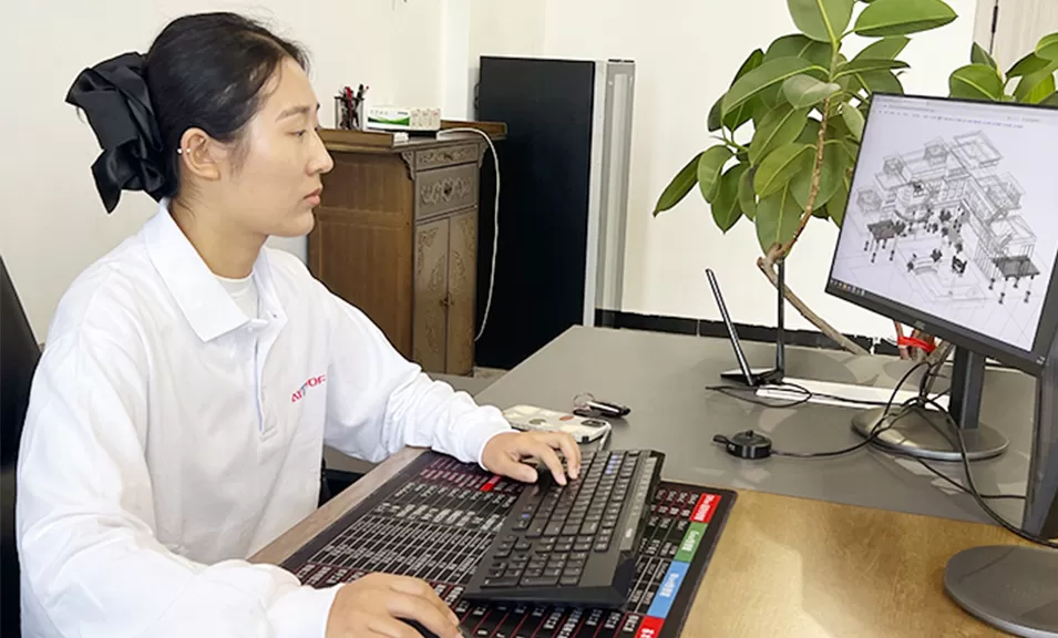 Diseñador trabajando dibujo