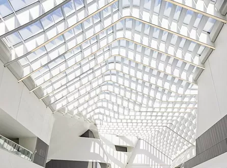 La solución empresarial: cubiertas transparentes para necesidades comerciales